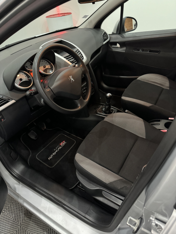 Peugeot 207 — 10