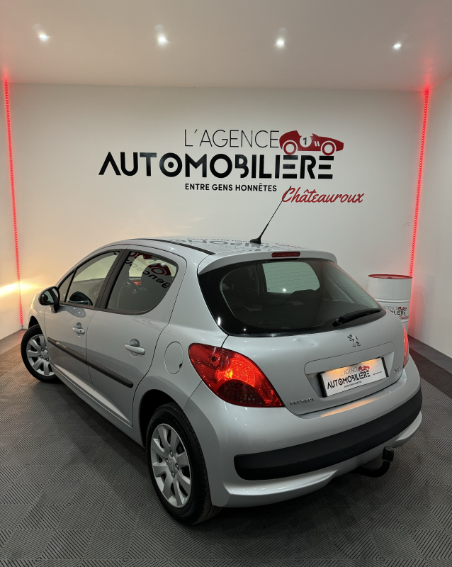 Peugeot 207 — 7