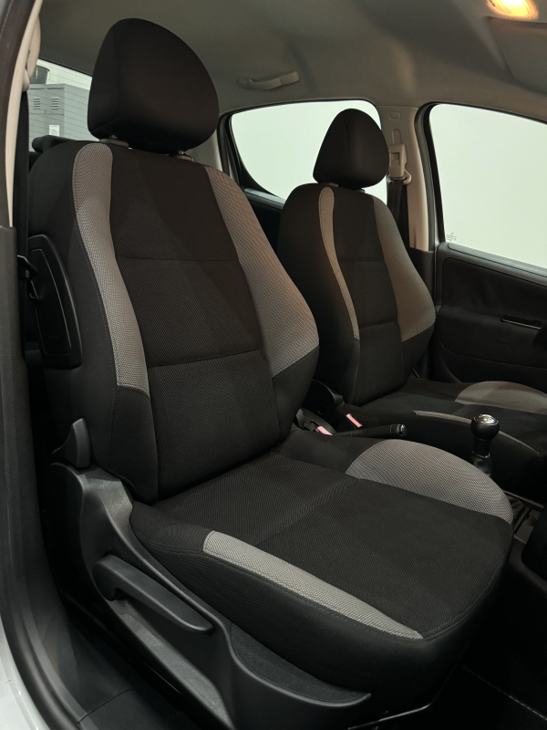 Peugeot 207 — 13