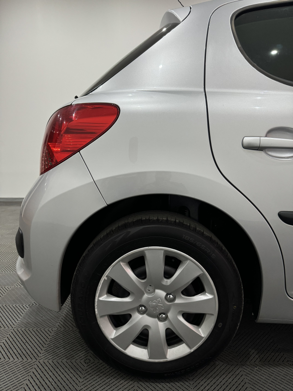 Peugeot 207 — 21