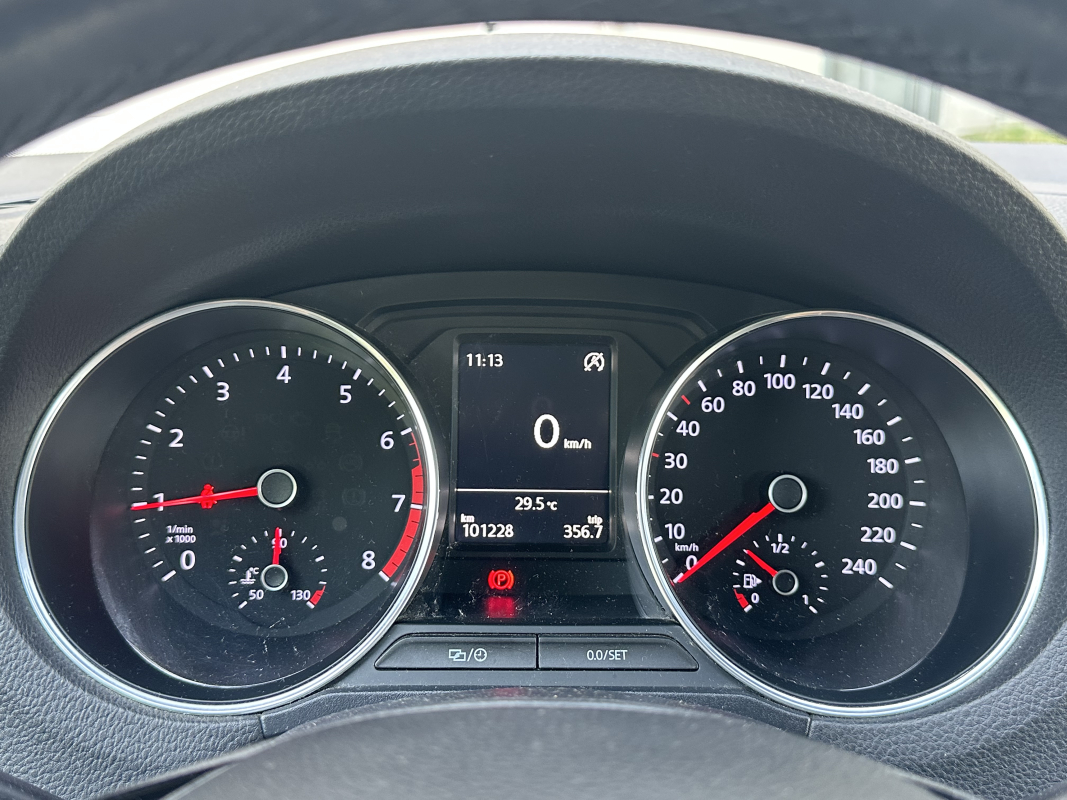 Volkswagen Polo — 32