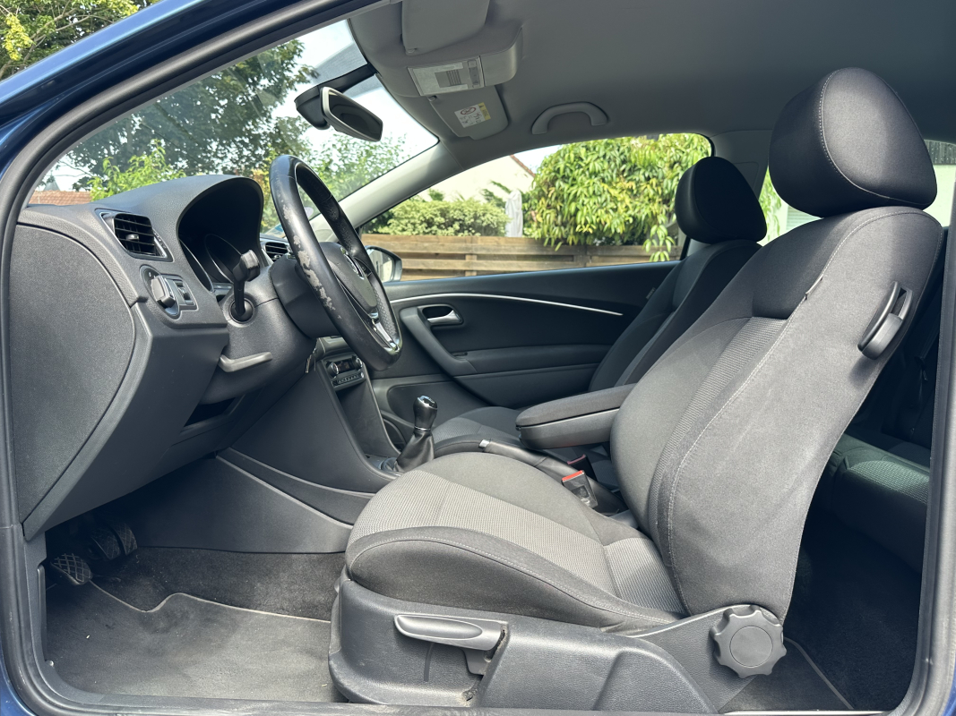 Volkswagen Polo — 37