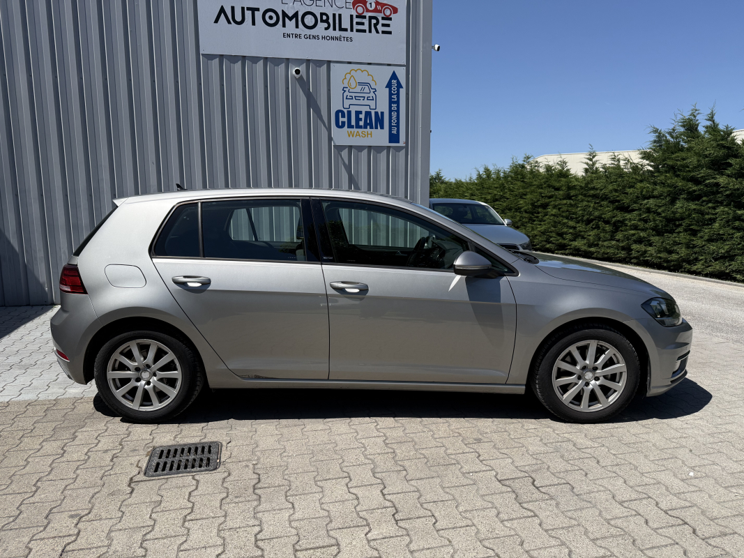 Volkswagen Golf — 2