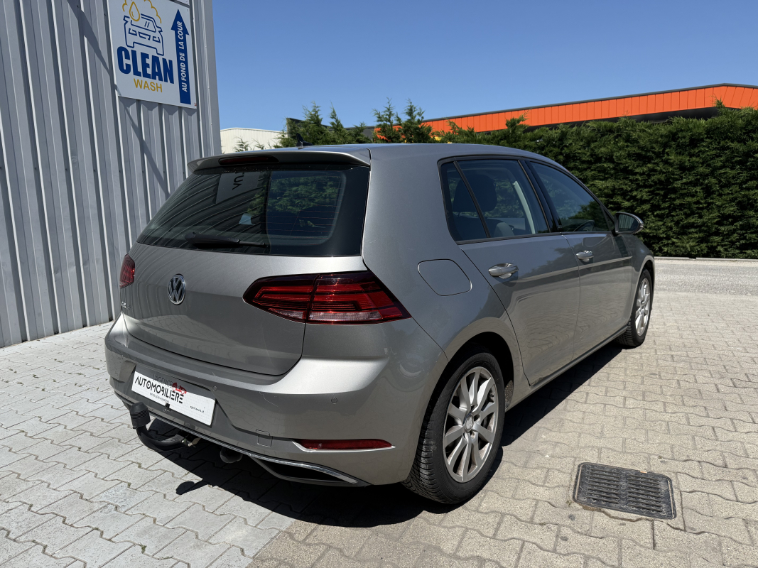 Volkswagen Golf — 3