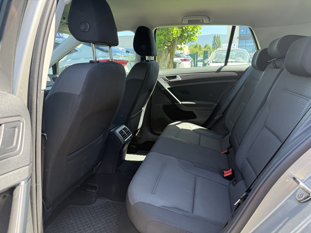 Volkswagen Golf — 14