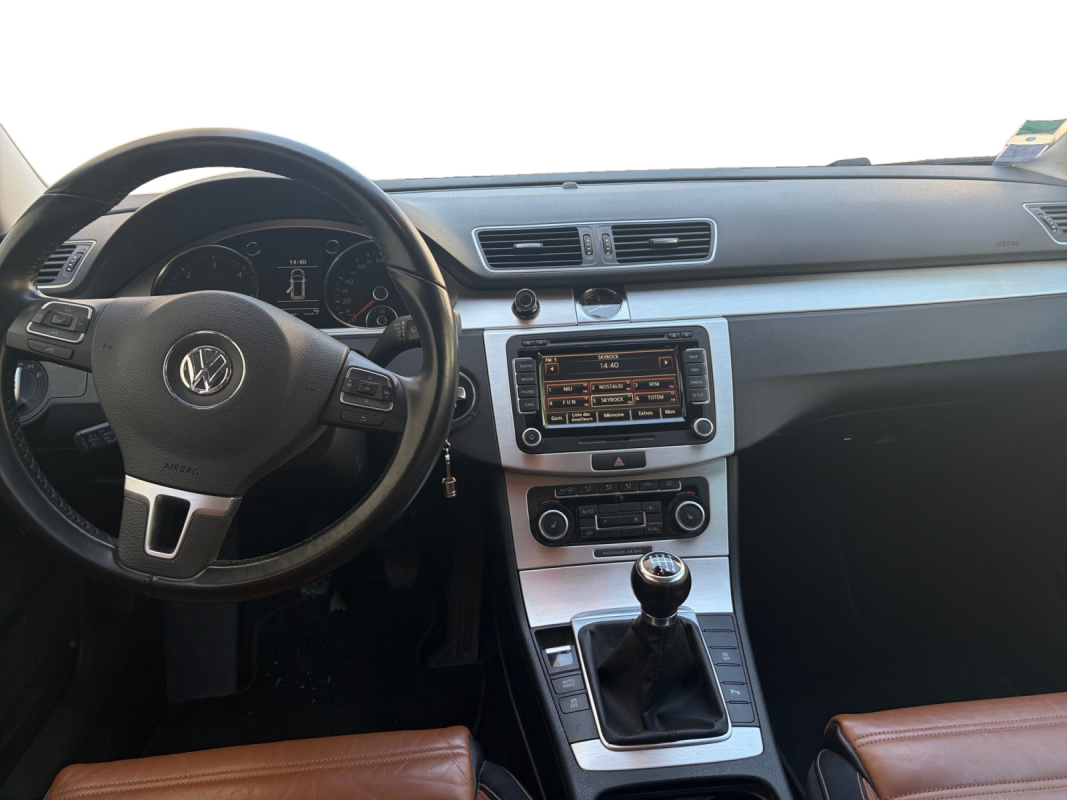 Volkswagen Passat SW — 11
