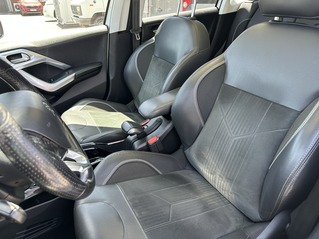 Peugeot 2008 — 10