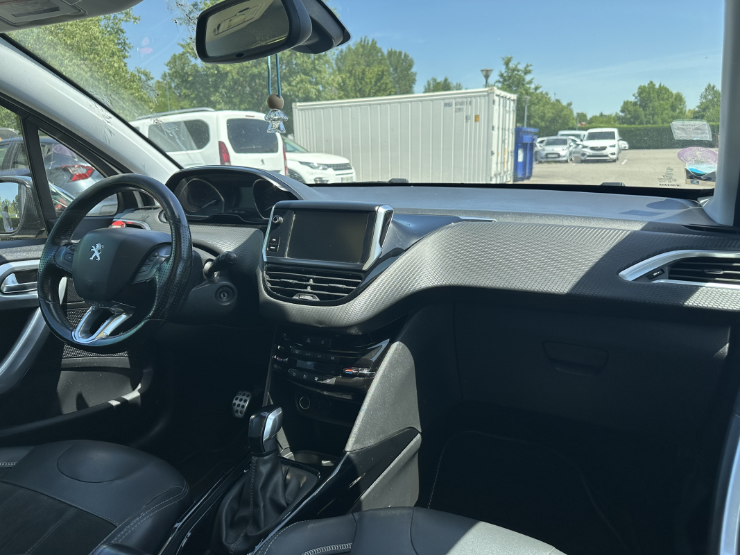 Peugeot 2008 — 15