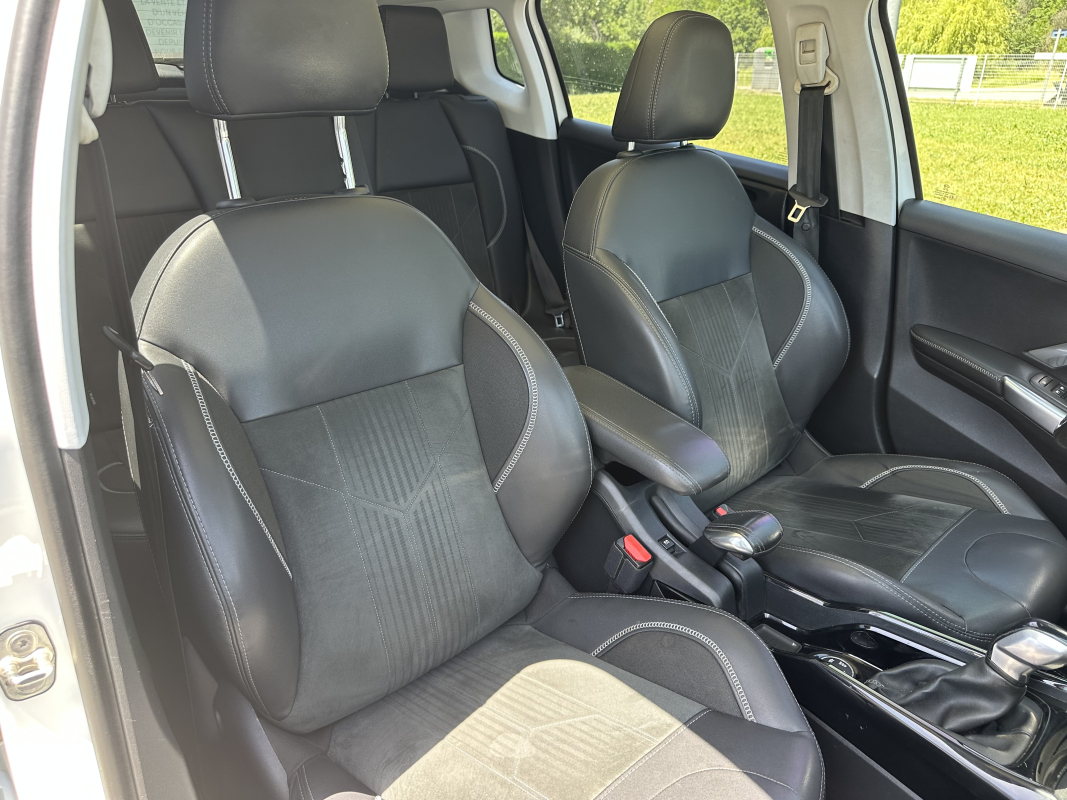 Peugeot 2008 — 17