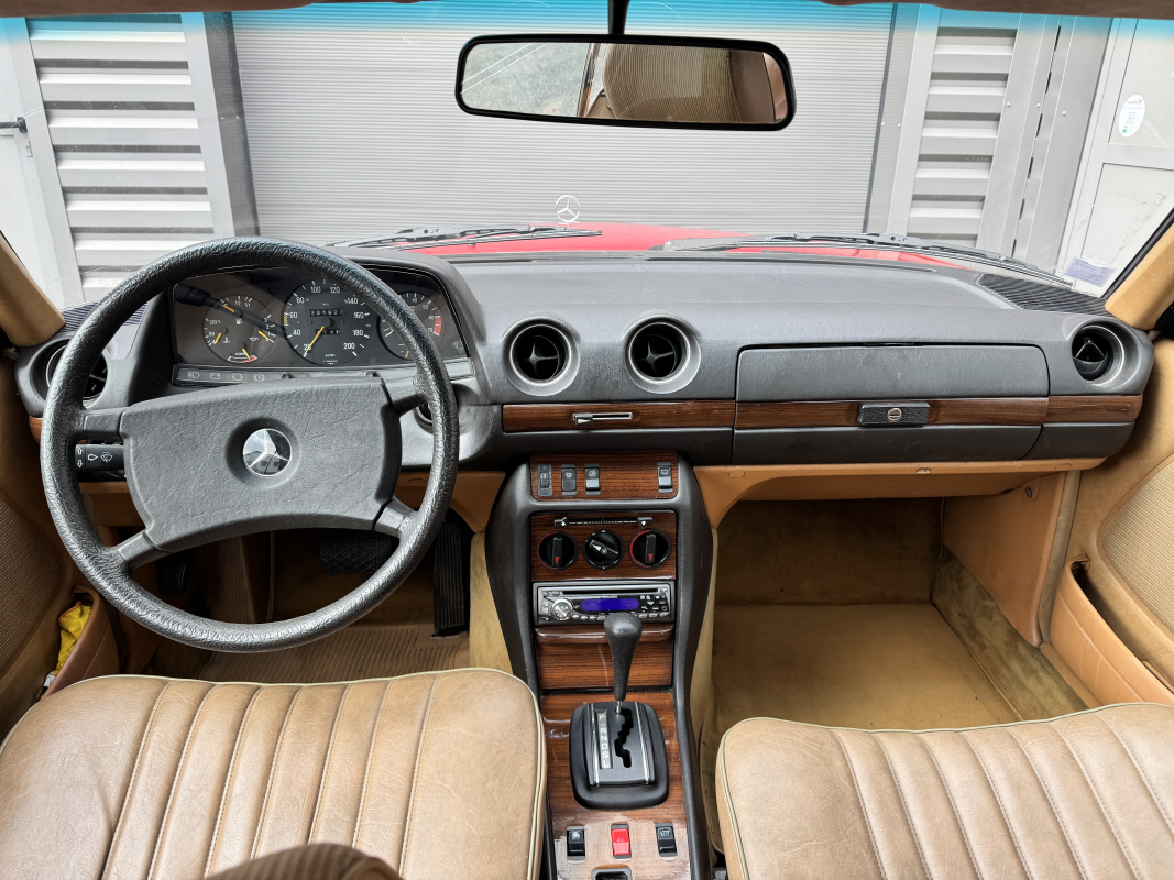Mercedes 230 CE — 10