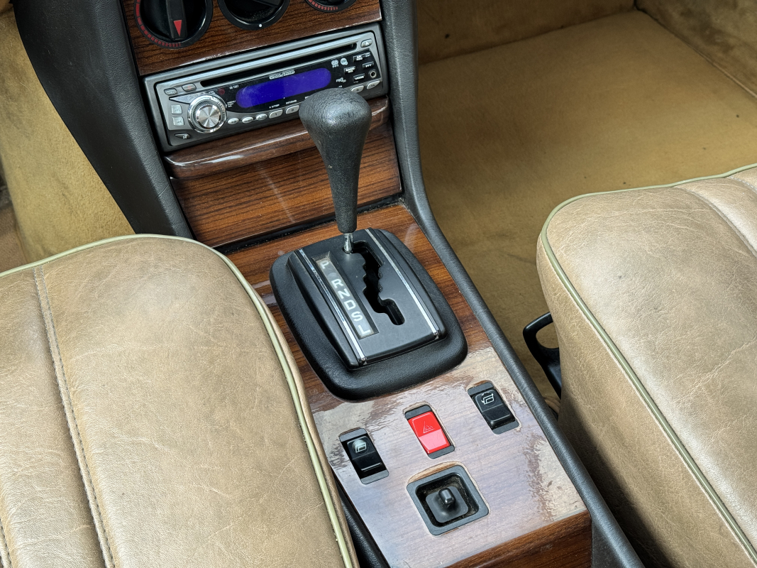 Mercedes 230 CE — 19