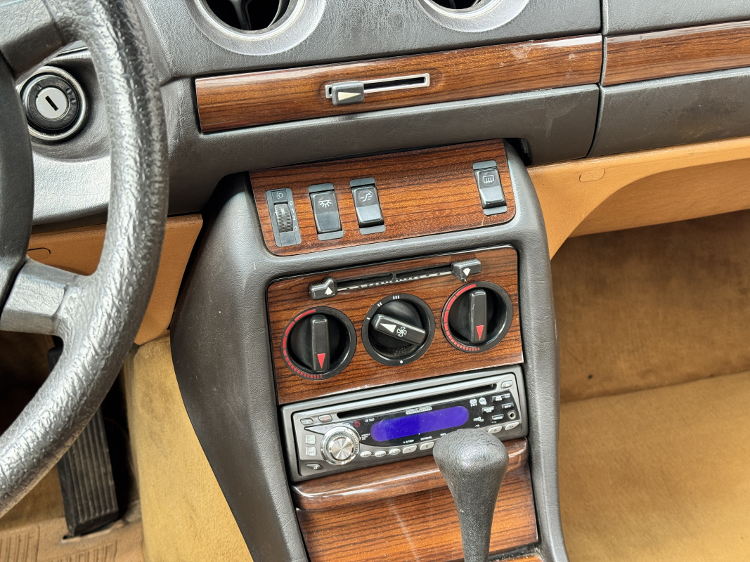 Mercedes 230 CE — 18