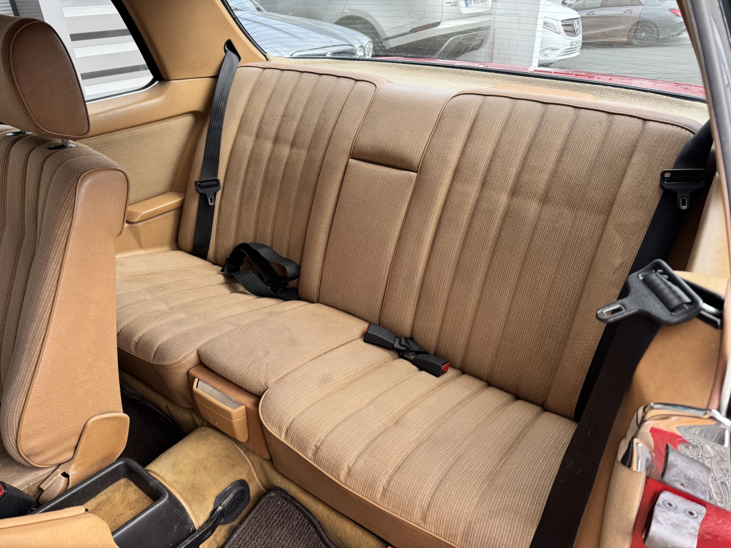 Mercedes 230 CE — 14