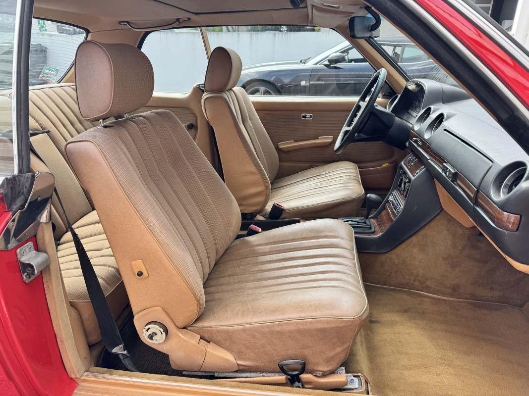 Mercedes 230 CE — 13