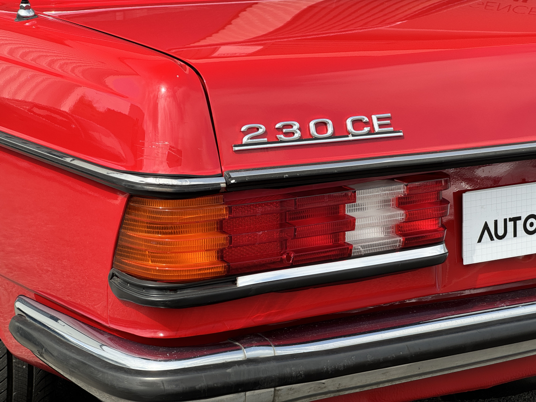 Mercedes 230 CE — 30