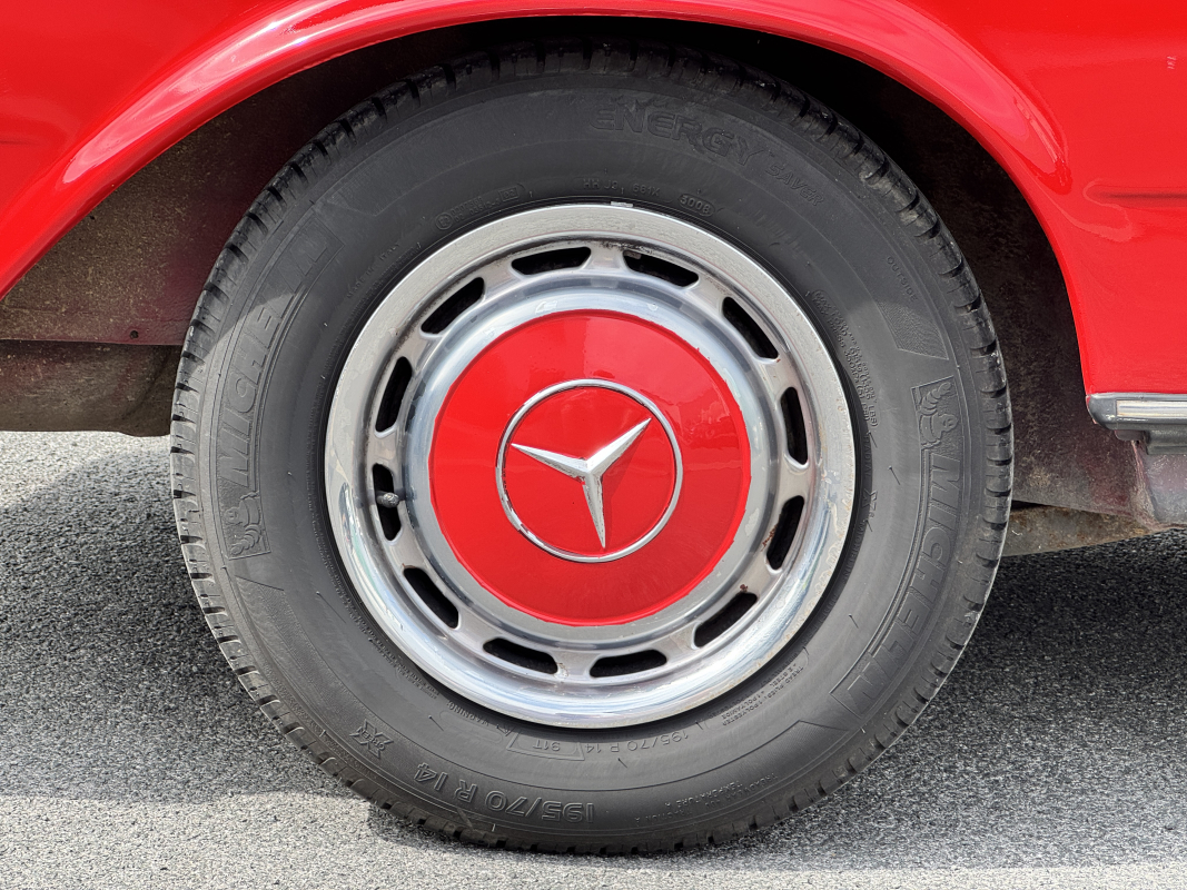 Mercedes 230 CE — 38