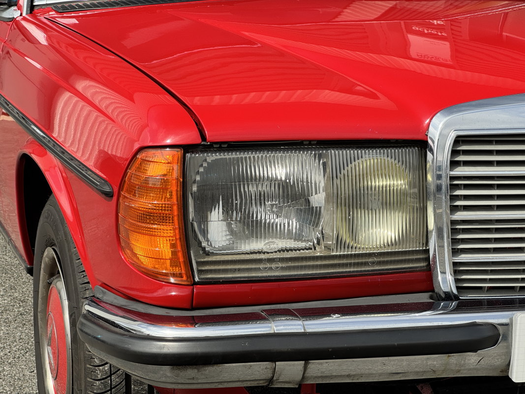 Mercedes 230 CE — 28