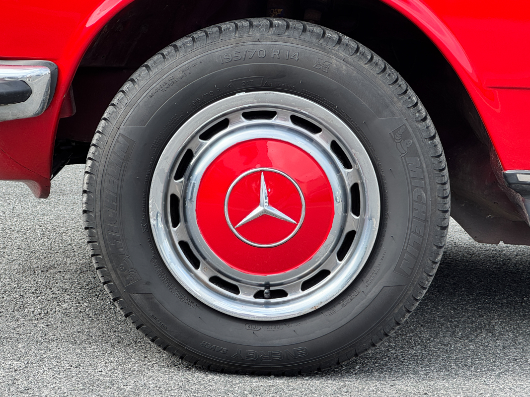 Mercedes 230 CE — 37