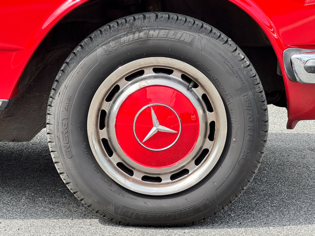 Mercedes 230 CE — 39