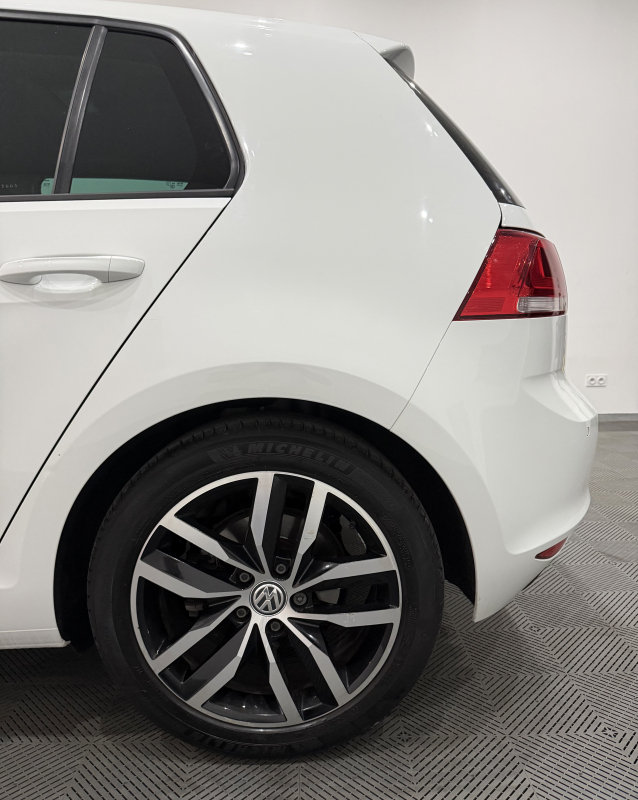 Volkswagen Golf — 21
