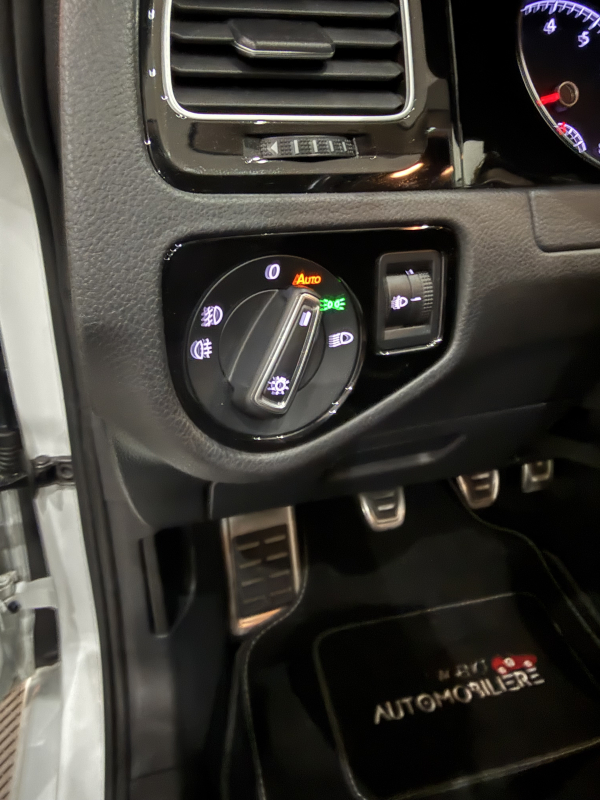 Volkswagen Golf — 33