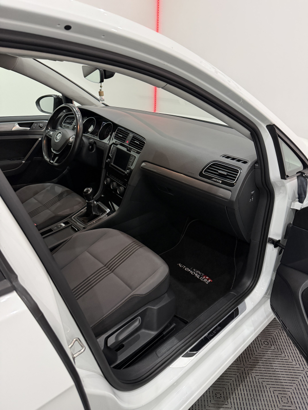 Volkswagen Golf — 12