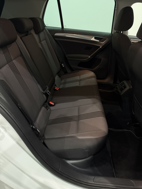 Volkswagen Golf — 14