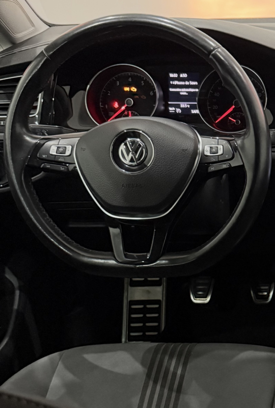 Volkswagen Golf — 23