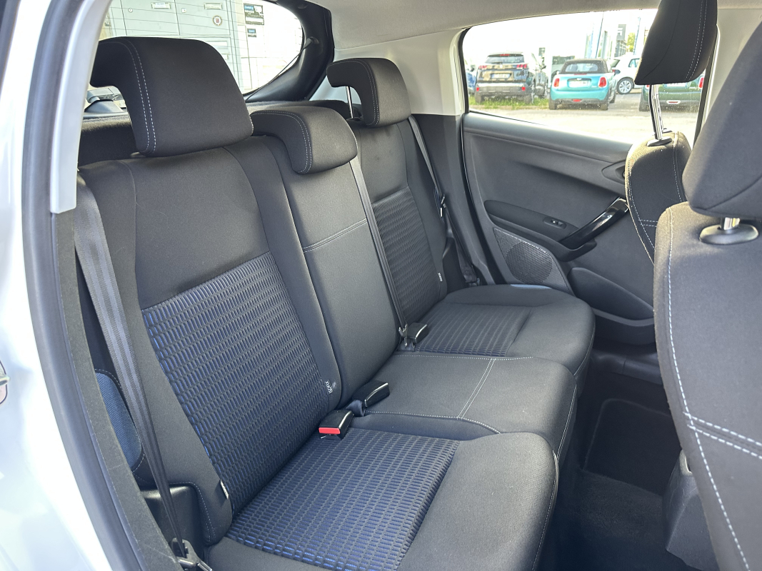 Peugeot 208 — 18