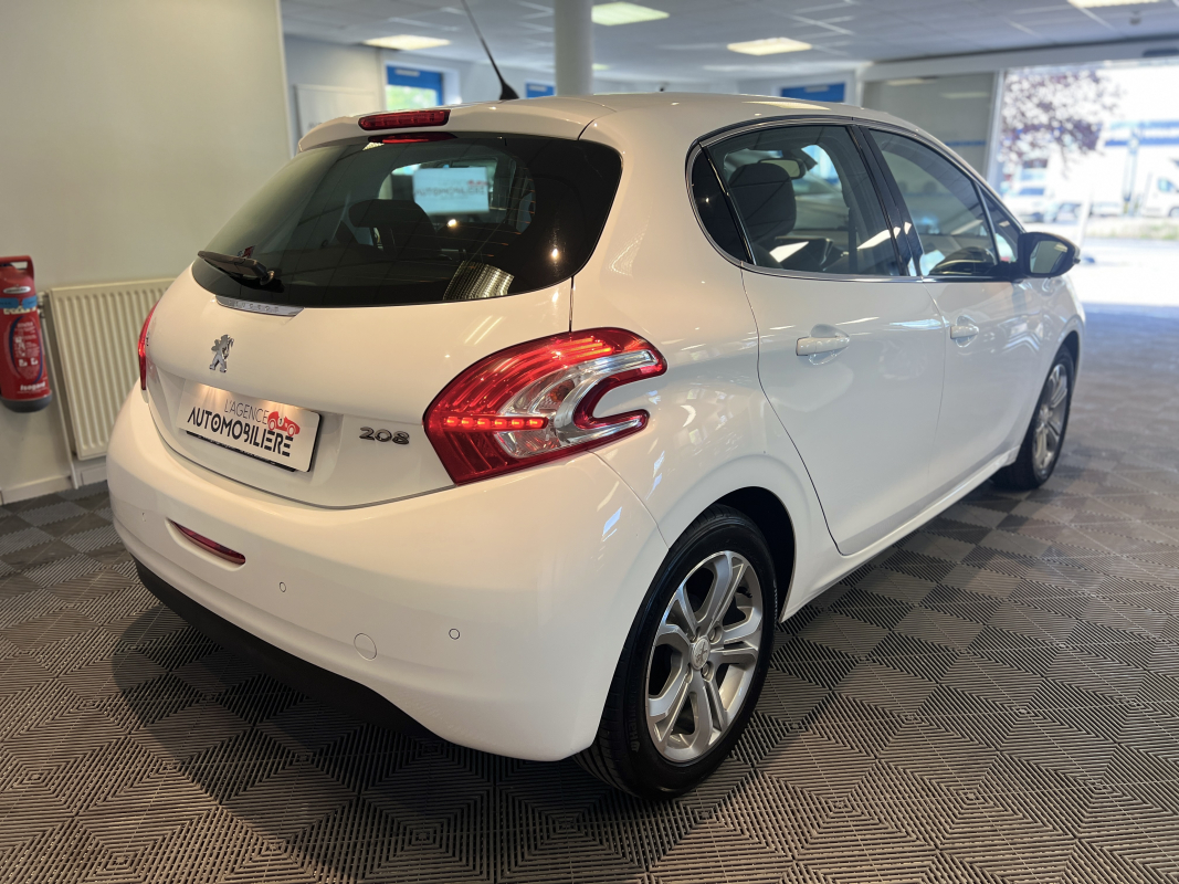Peugeot 208 — 3