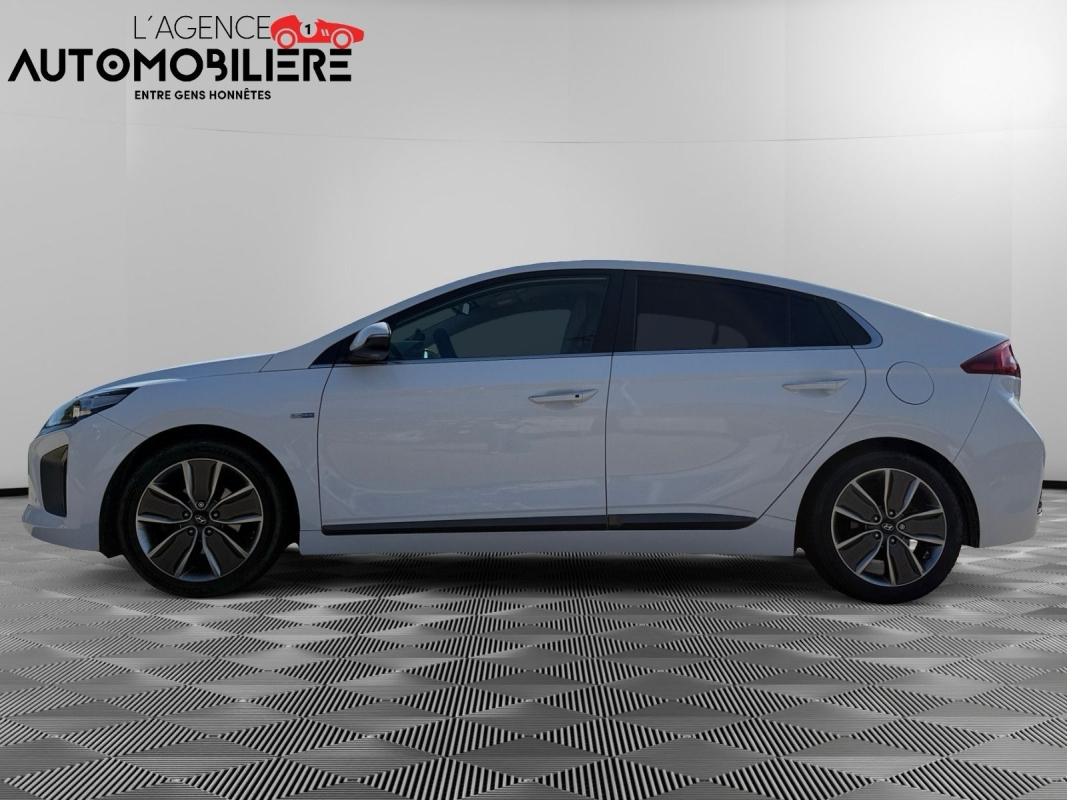 Hyundai IONIQ — 8