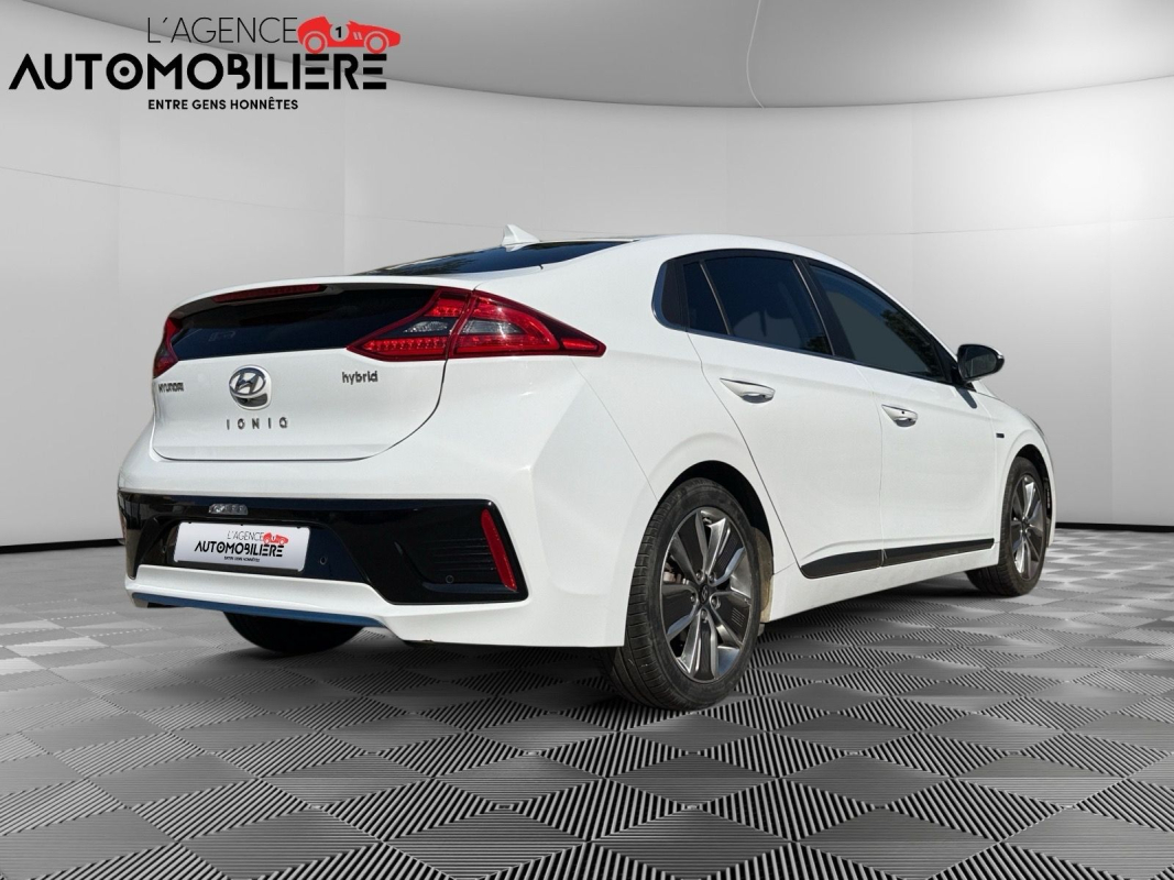Hyundai IONIQ — 5