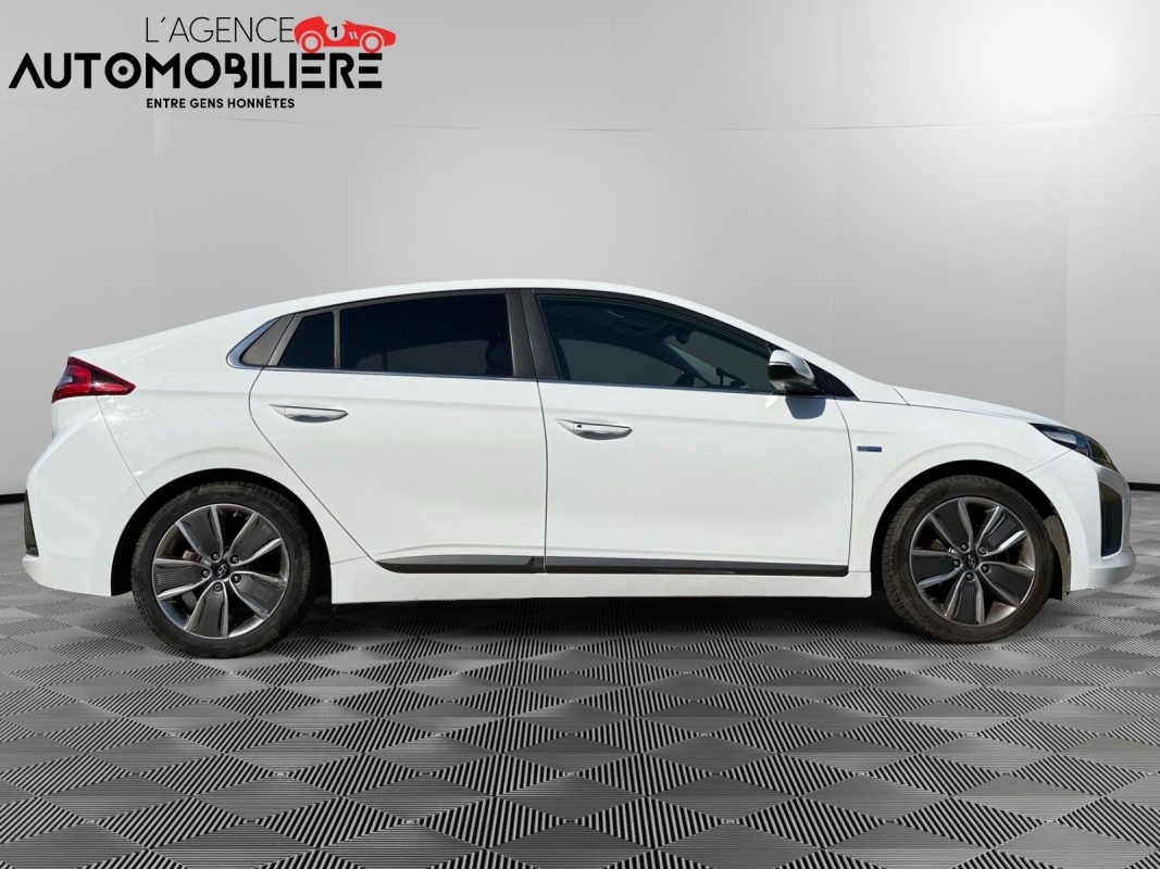Hyundai IONIQ — 4