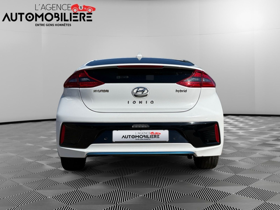Hyundai IONIQ — 6