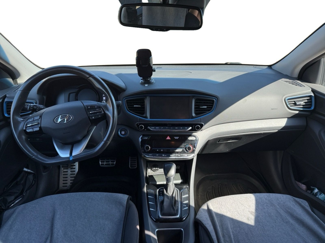 Hyundai IONIQ — 12