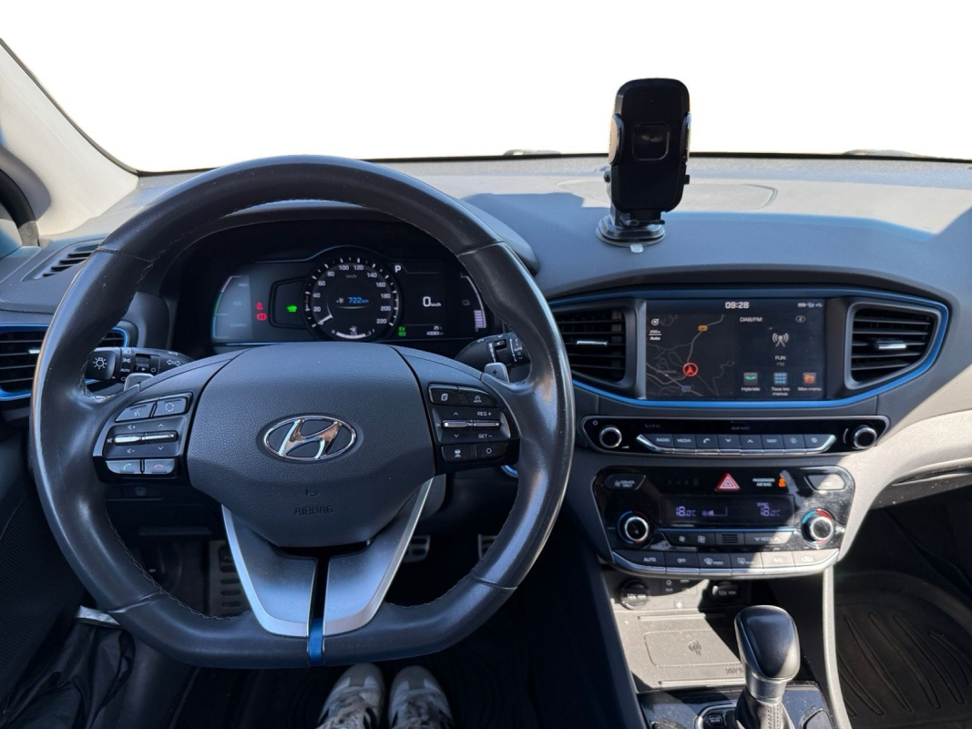 Hyundai IONIQ — 13