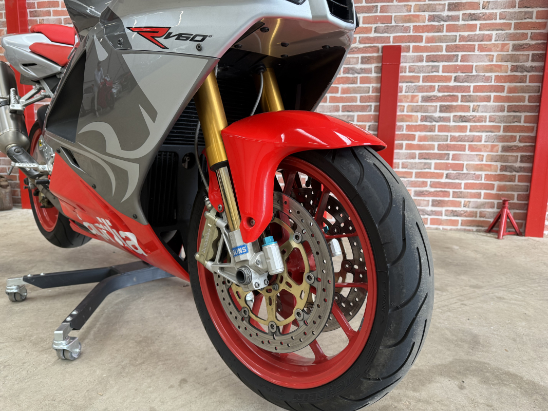 Aprilia RSV — 12