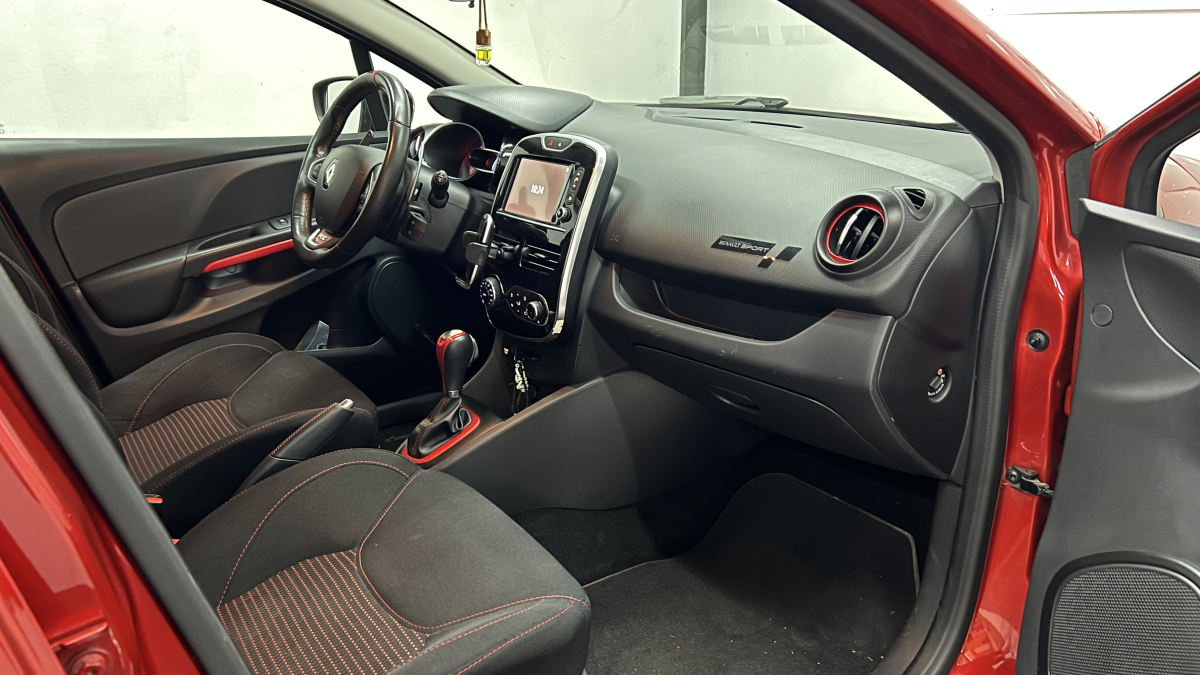 Renault Clio — 10