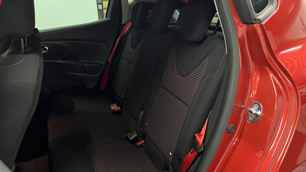 Renault Clio — 17