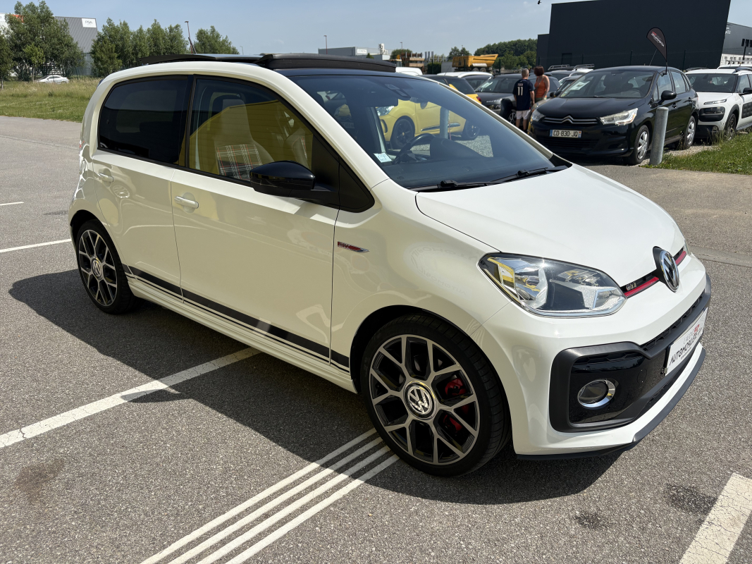 Volkswagen UP — 4