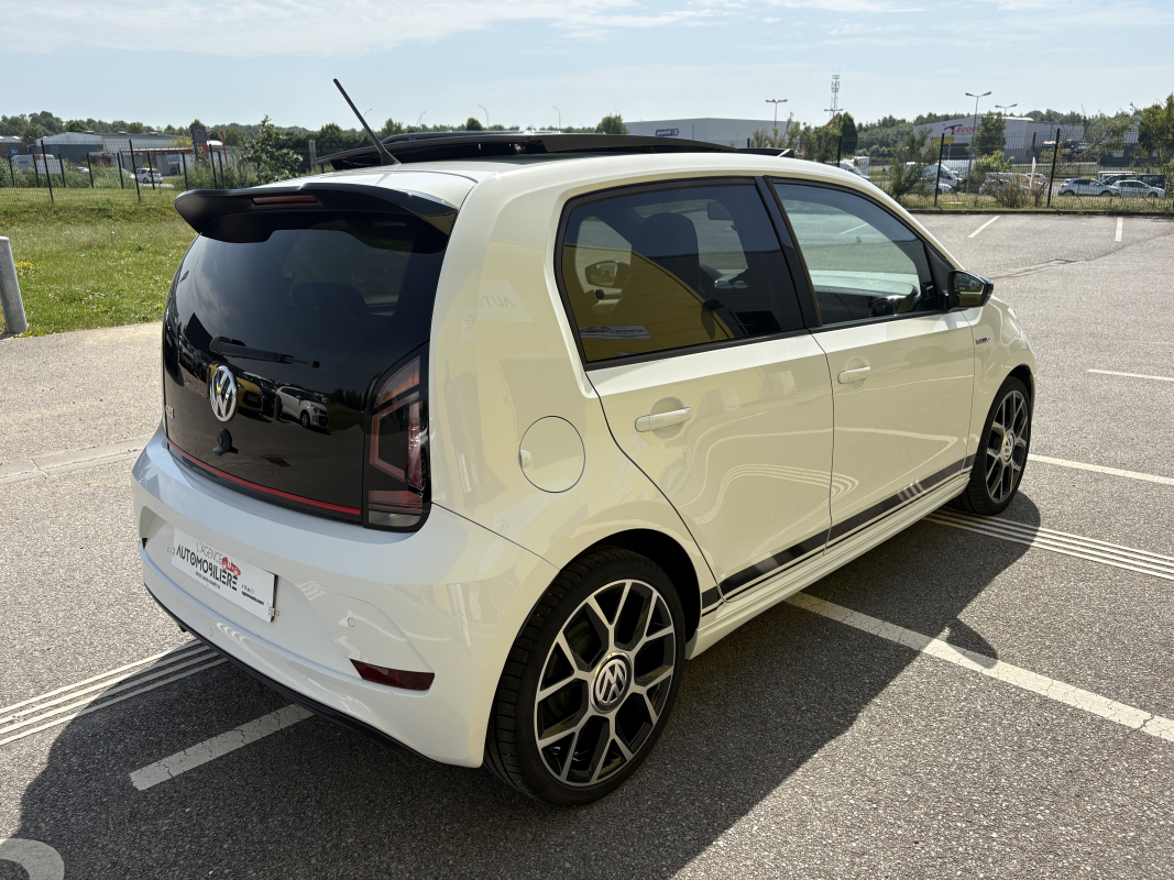 Volkswagen UP — 6