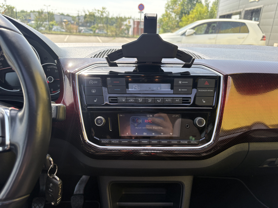 Volkswagen UP — 15