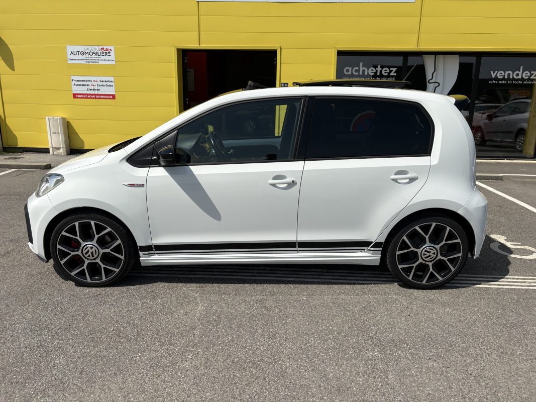 Volkswagen UP — 9