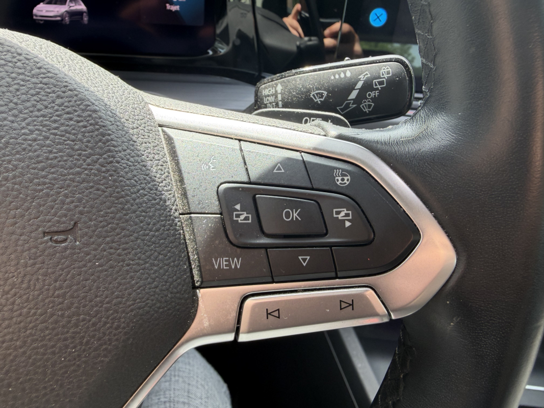 Volkswagen Golf — 23