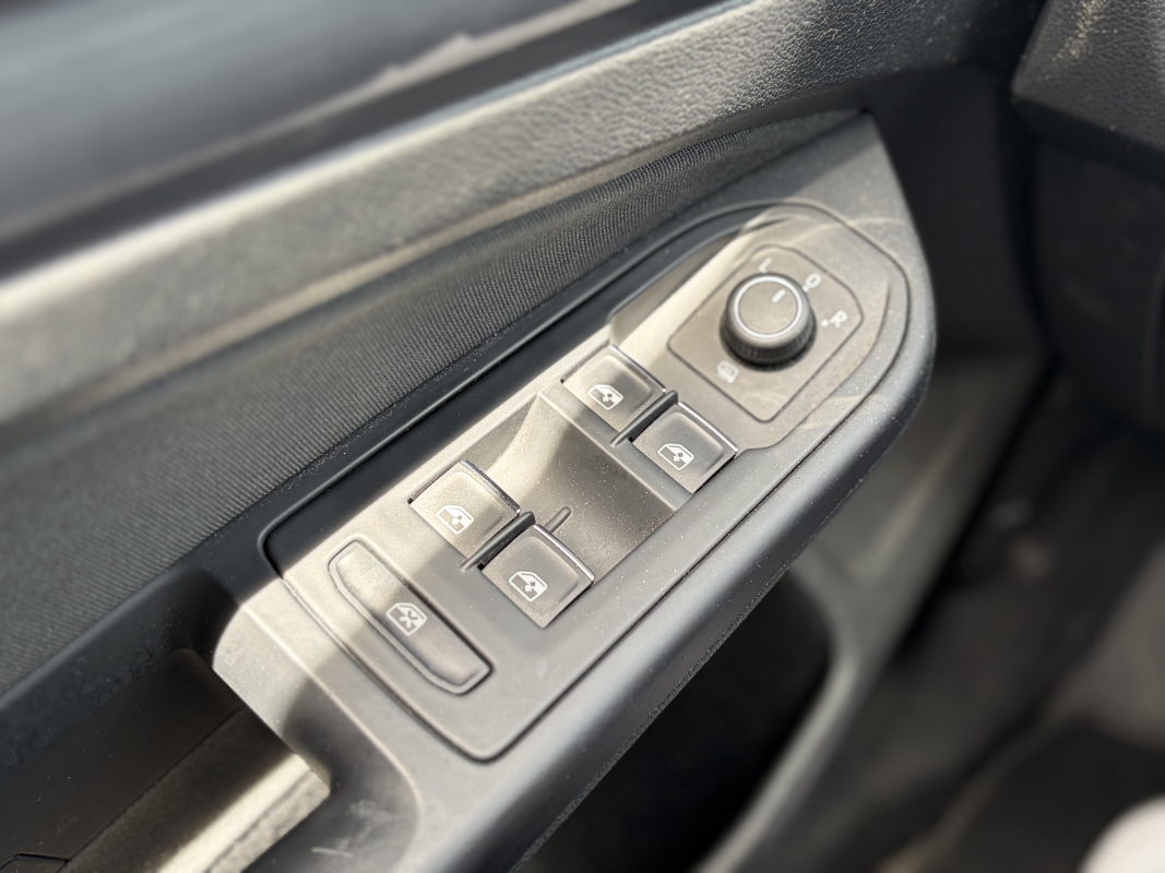 Volkswagen Golf — 16