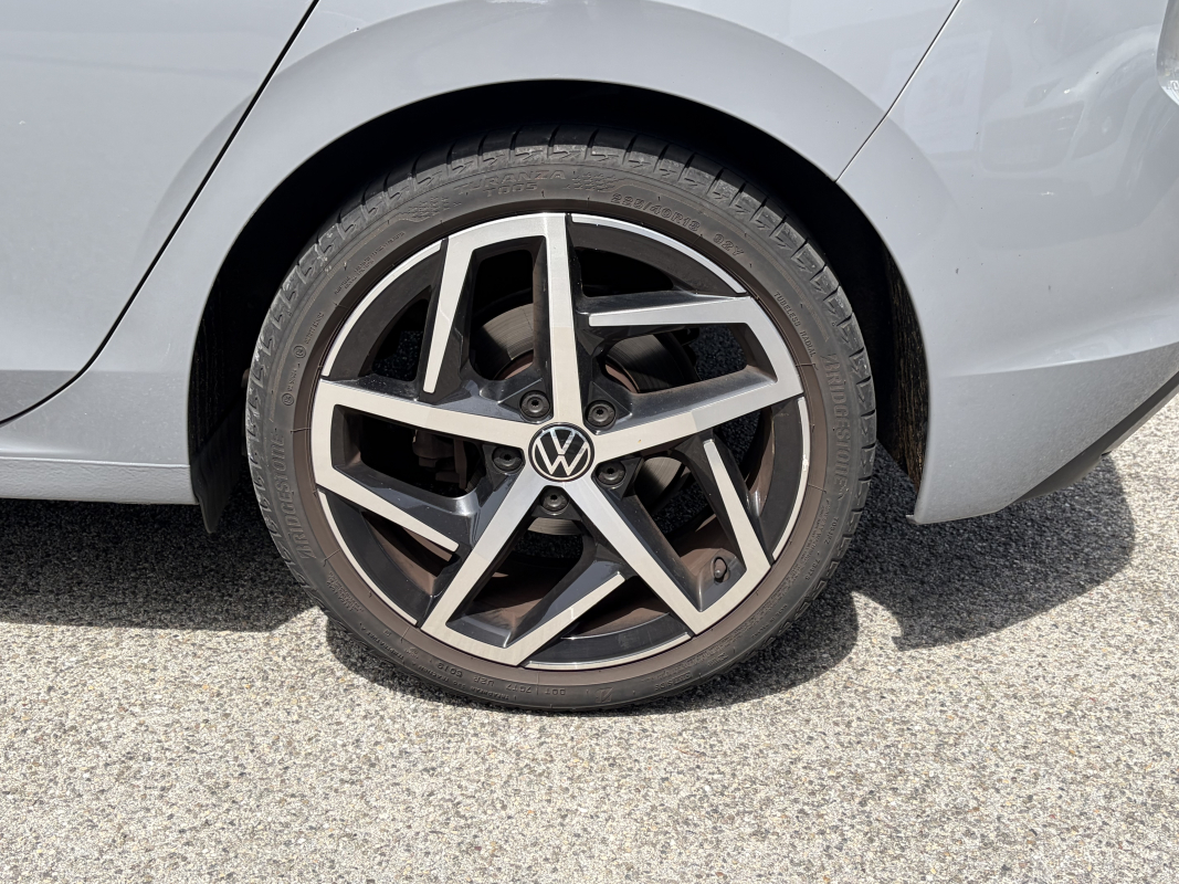 Volkswagen Golf — 35