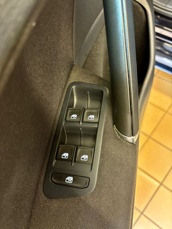 Volkswagen Golf — 30