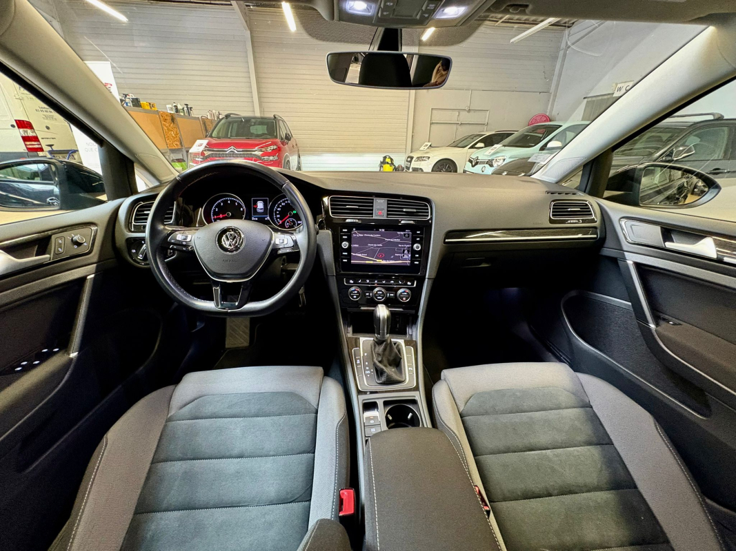 Volkswagen Golf — 21