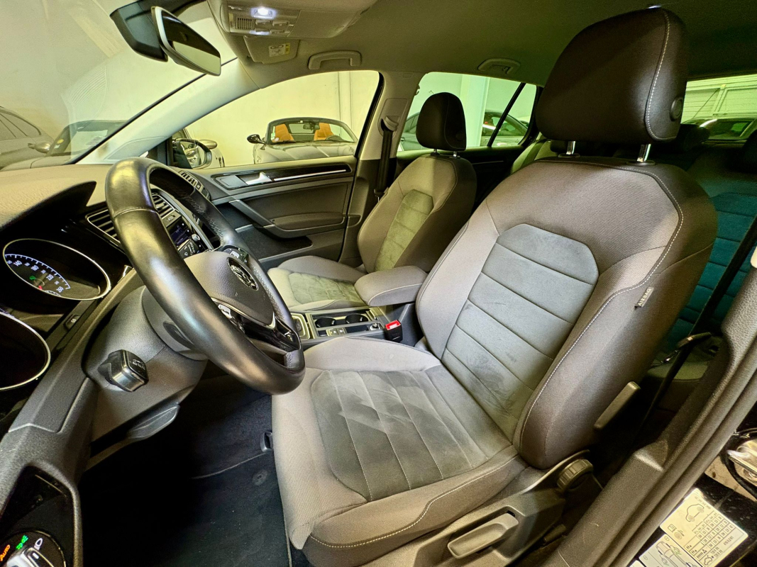 Volkswagen Golf — 15
