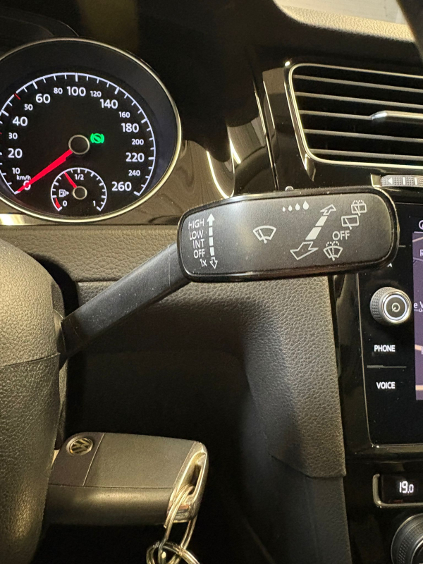 Volkswagen Golf — 22